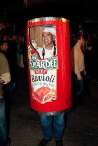 Check out this guy's awesome Halloween costume... yes, he's a can of Chef Boyardee ravioli! 
